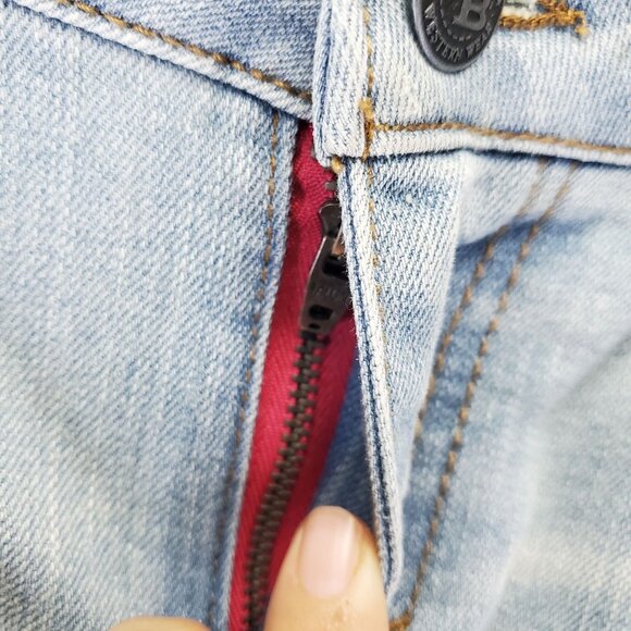 Bit & Bridle Shorts Womens Size 4 Light Blue Denim Classic Stretch *NWT* - Picture 9 of 11